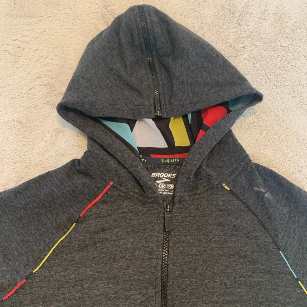 Brooks Revival Hoodie - Picture 16 of 16